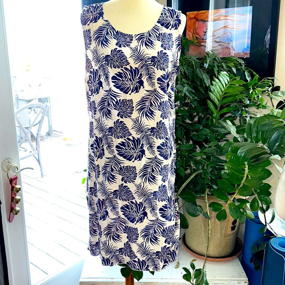 Lost River Sleeveless Purple Leaf Pattern and White Dress NWOT